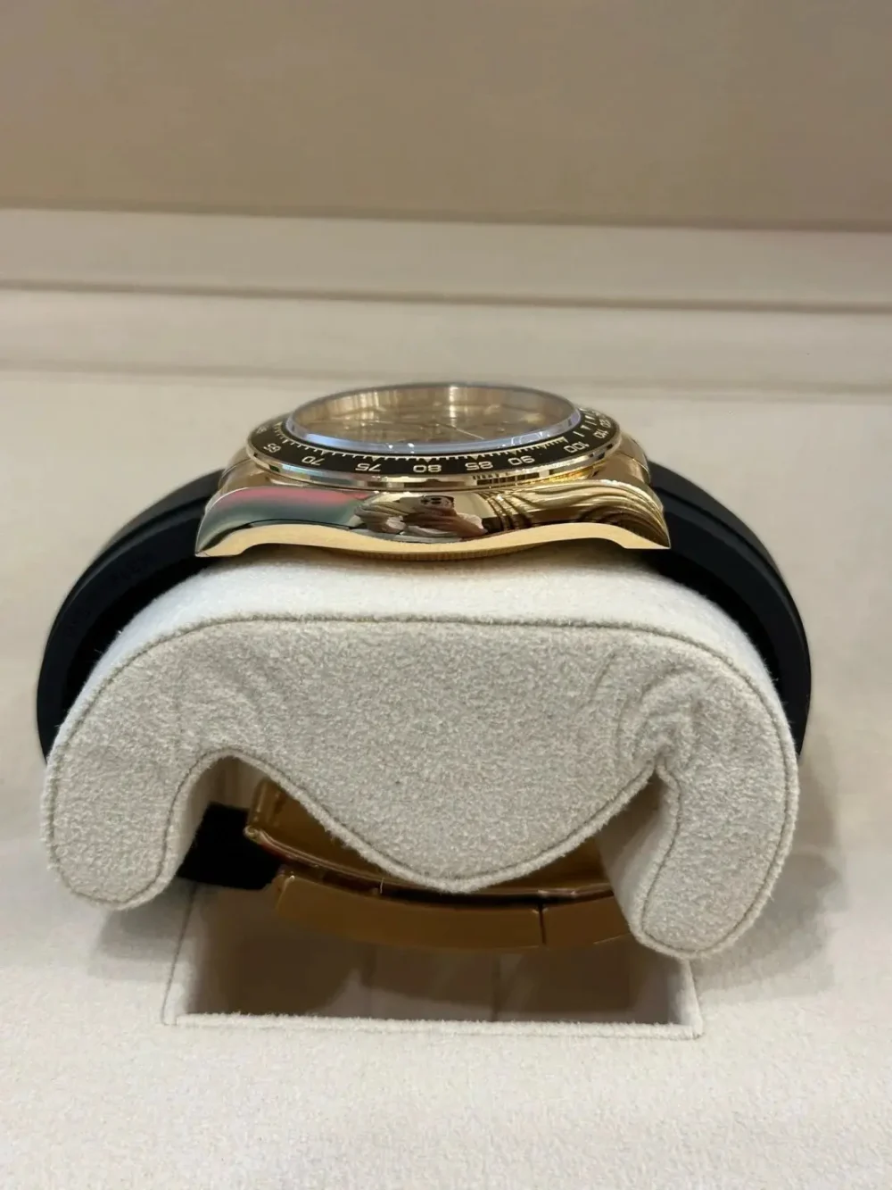 Cosmograph Daytona Yellow Gold Champagne Dial with Oysterflex Bracelet