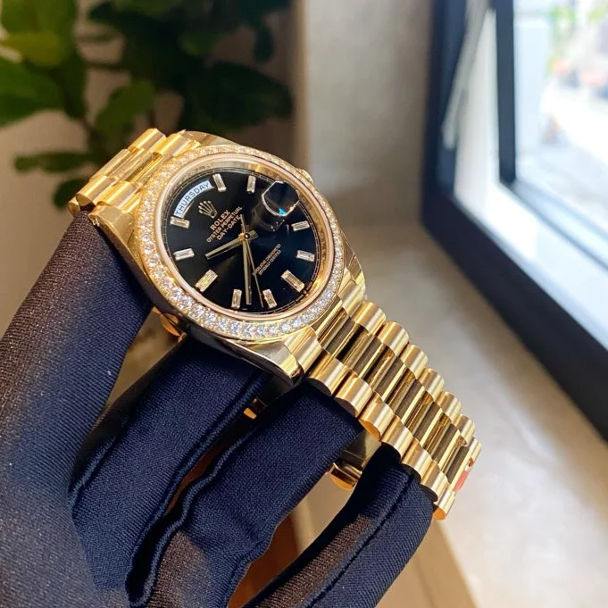 Day-Date 40 Yellow Gold Diamond Bezel – President Bracelet