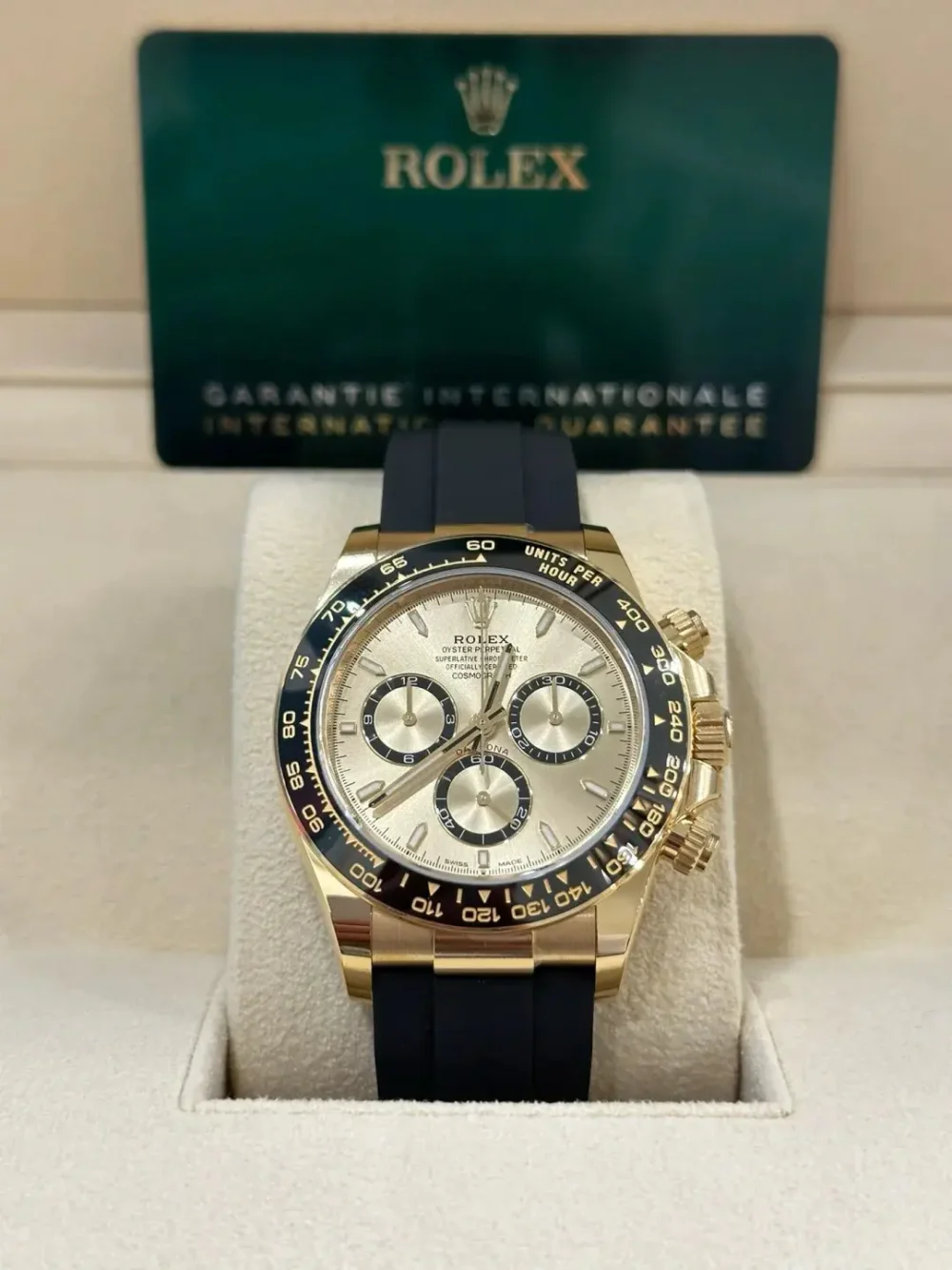 Cosmograph Daytona Yellow Gold Champagne Dial with Oysterflex Bracelet