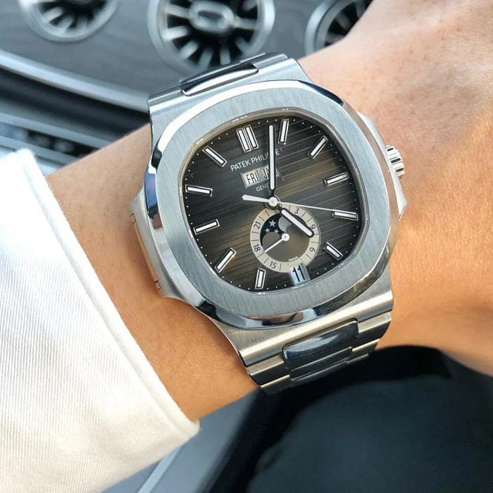 Nautilus 40mm 5726/1A-001 Annual Calendar Moon Phases Stainless Steel Gray Dial